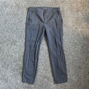 🦋 Old Navy Grey Skinny Built-in Flex Pants Size 8 Short Casual Office